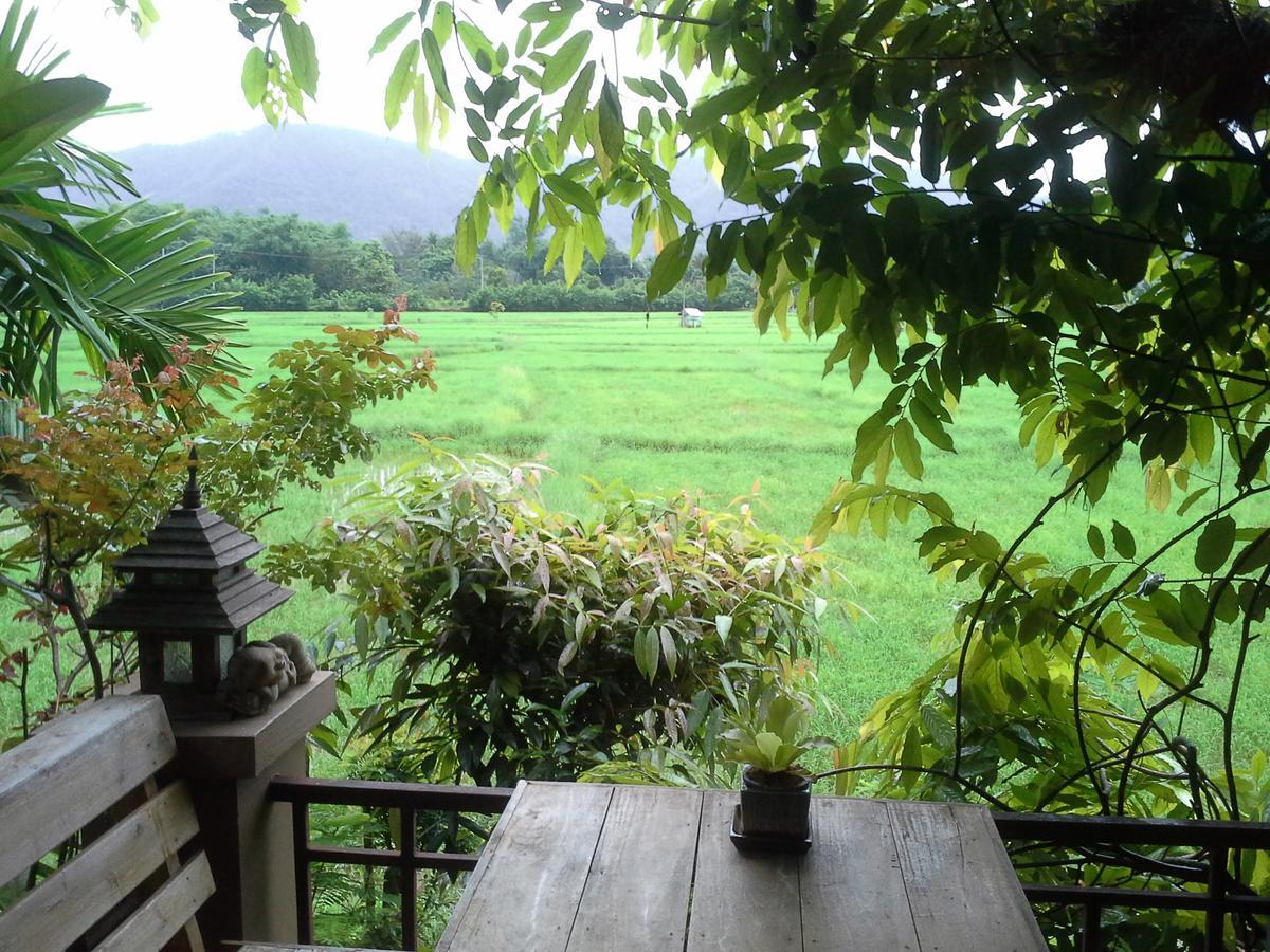 Jamjuree Garden Bed & Breakfast Ban Thung Ma Nieo ภายนอก รูปภาพ
